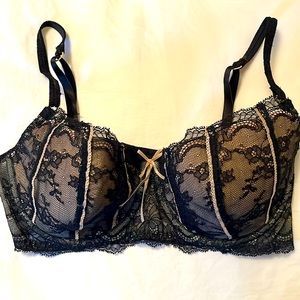 DKNY Balconette Bra 36C Black and Cream Lace Ribbon detail